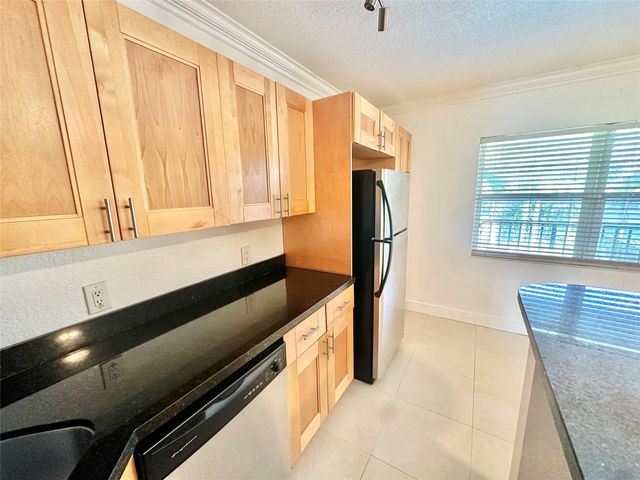 660 NE 11th Avenue 202, Fort Lauderdale, FL 33304