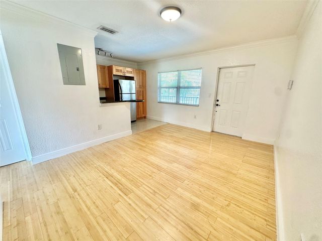 660 NE 11th Avenue 202, Fort Lauderdale, FL 33304