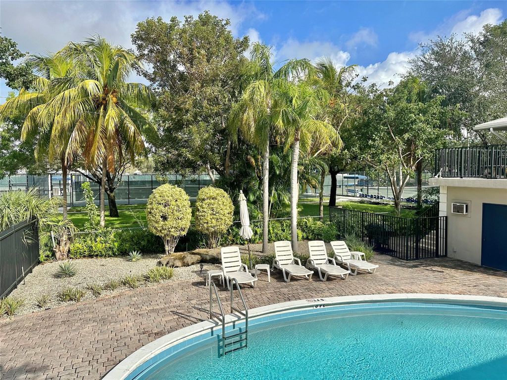 660 NE 11th Avenue 202, Fort Lauderdale, FL 33304