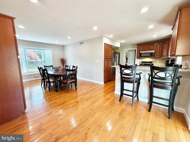 15 GREENFIELD DR N, Princeton Junction, NJ 08550