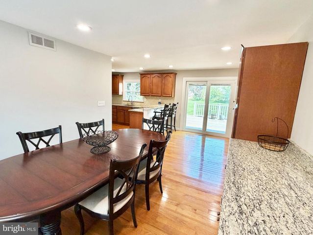 15 GREENFIELD DR N, Princeton Junction, NJ 08550