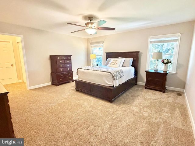 15 GREENFIELD DR N, Princeton Junction, NJ 08550
