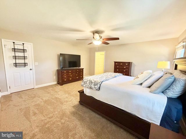 15 GREENFIELD DR N, Princeton Junction, NJ 08550