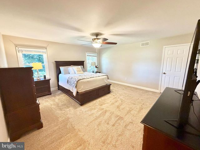 15 GREENFIELD DR N, Princeton Junction, NJ 08550