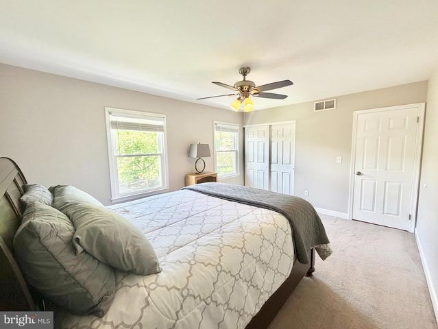 15 GREENFIELD DR N, Princeton Junction, NJ 08550