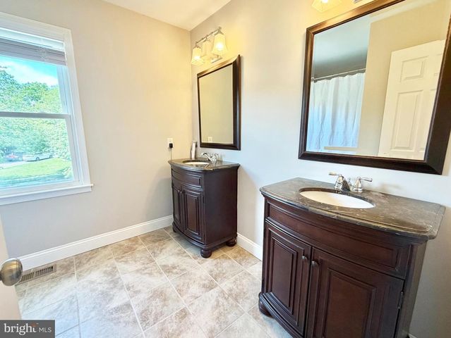 15 GREENFIELD DR N, Princeton Junction, NJ 08550