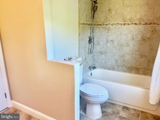 15 GREENFIELD DR N, Princeton Junction, NJ 08550