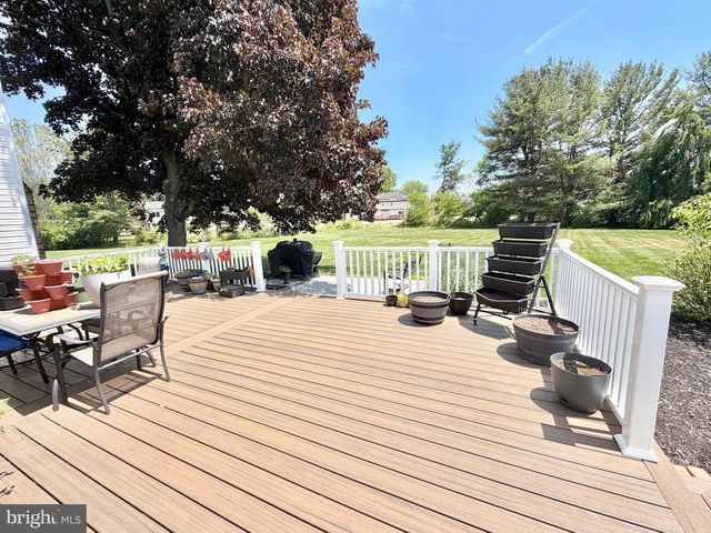 15 GREENFIELD DR N, Princeton Junction, NJ 08550