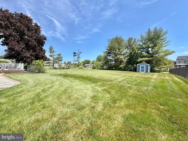 15 GREENFIELD DR N, Princeton Junction, NJ 08550