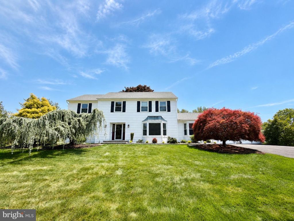 15 GREENFIELD DR N, Princeton Junction, NJ 08550