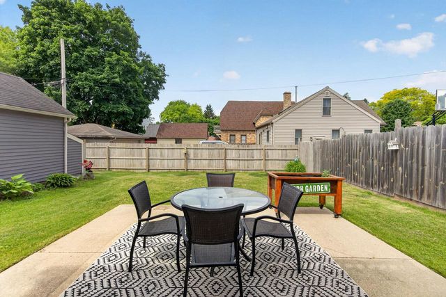 308 S 9th AVENUE, West Bend, WI 53095