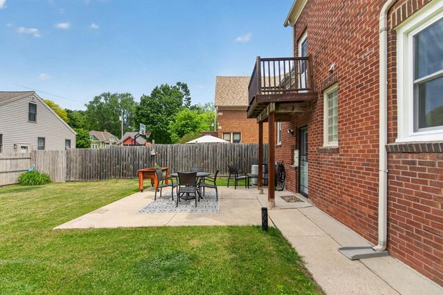 308 S 9th AVENUE, West Bend, WI 53095