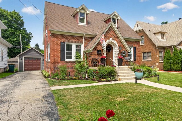 308 S 9th AVENUE, West Bend, WI 53095