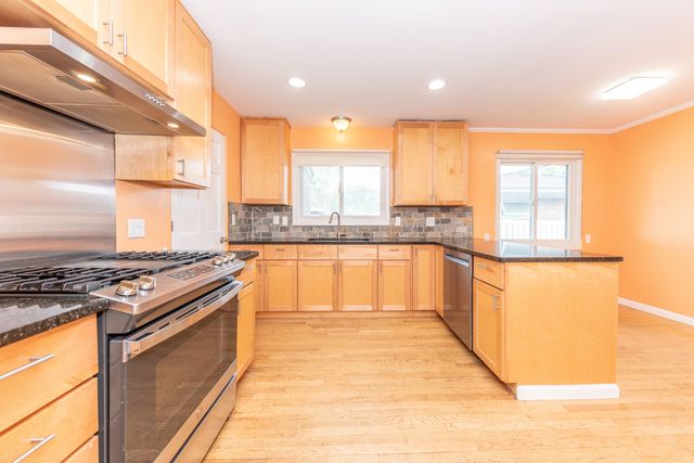 2215 Runnymede Boulevard, Ann Arbor, MI 48103