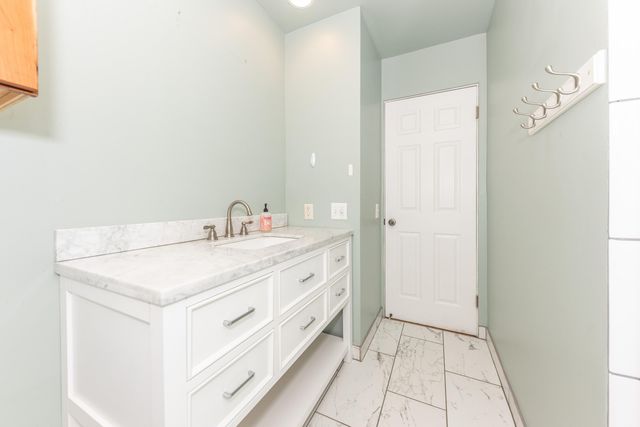 2215 Runnymede Boulevard, Ann Arbor, MI 48103