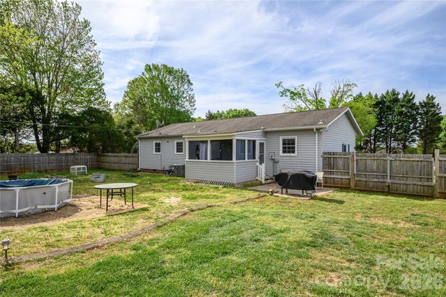 130 Fort Dobbs Road, Statesville, NC 28625