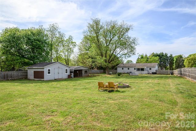 130 Fort Dobbs Road, Statesville, NC 28625