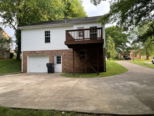 3251 N Senseney Cir, Clarksville, TN 37042