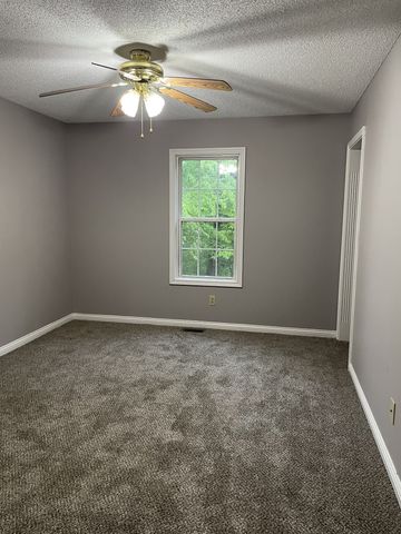 3251 N Senseney Cir, Clarksville, TN 37042