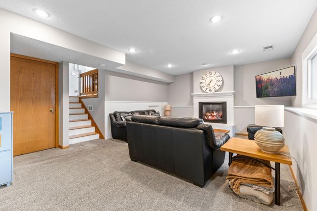 1308 Rushmore Drive, Burnsville, MN 55306