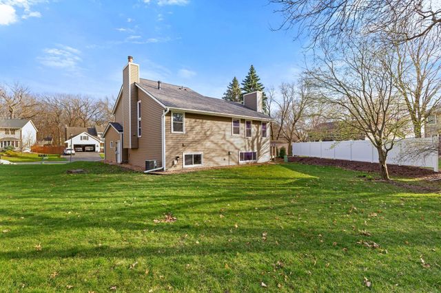 1308 Rushmore Drive, Burnsville, MN 55306