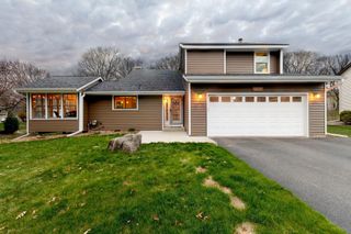 1308 Rushmore Drive, Burnsville, MN 55306