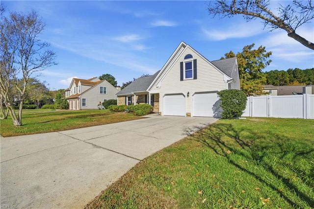 1844 Chestwood DR, Virginia Beach, VA 23453