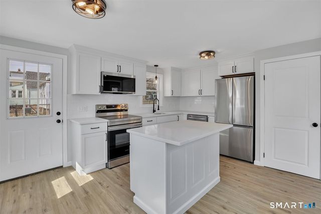 19 Songonosk Street, Windsor, CT 06095