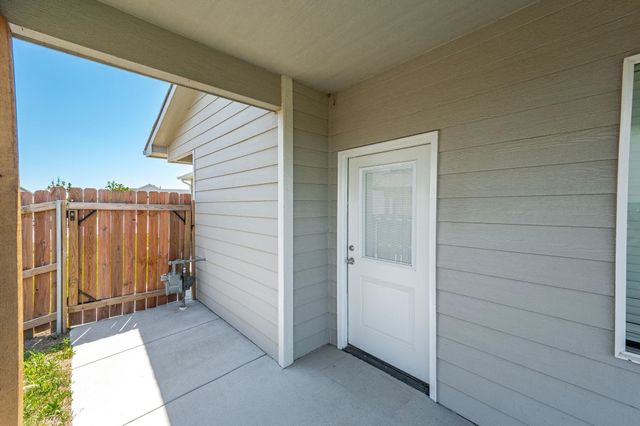 5794 E Bristol, Wichita, KS 67220