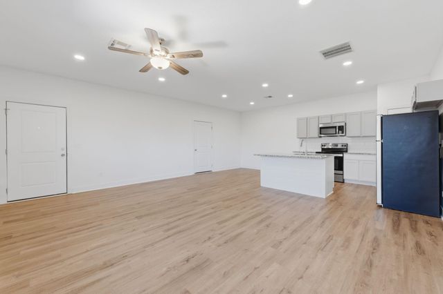 5794 E Bristol, Wichita, KS 67220