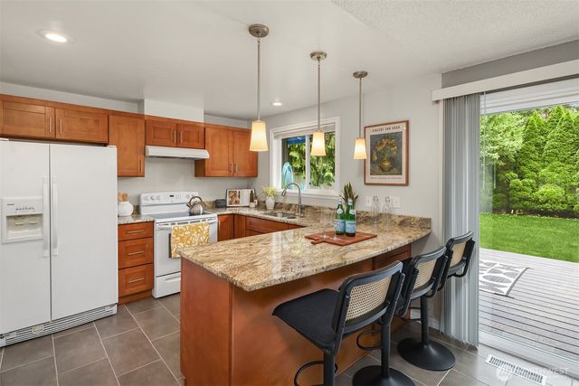 12923 NE 144th NE Place, Kirkland, WA 98034