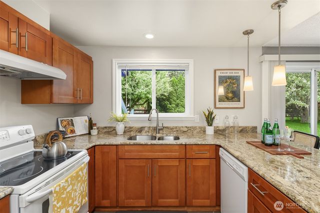 12923 NE 144th NE Place, Kirkland, WA 98034