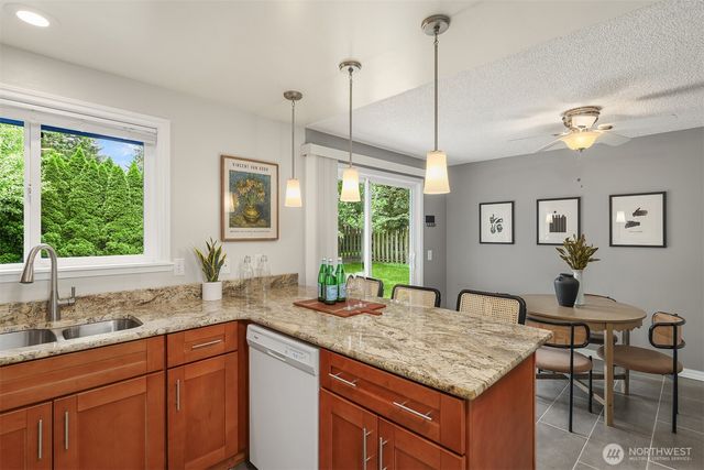 12923 NE 144th NE Place, Kirkland, WA 98034
