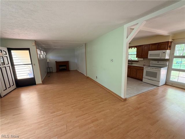 11941 Hawthorne Drive, Northfield, OH 44067