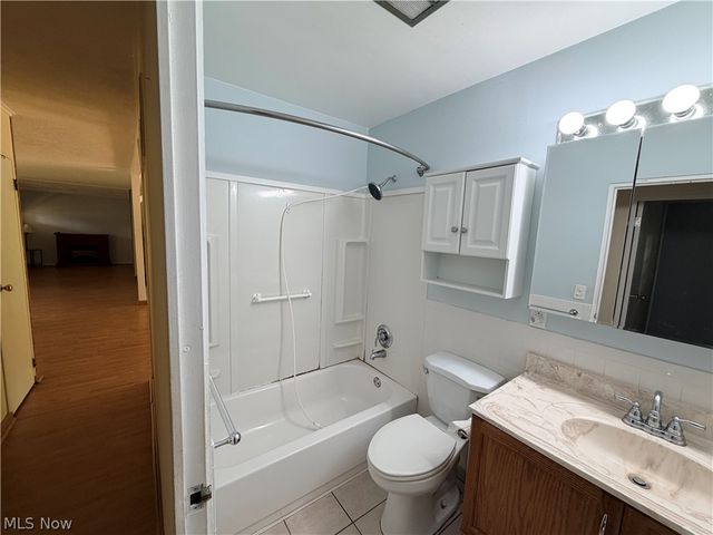 11941 Hawthorne Drive, Northfield, OH 44067