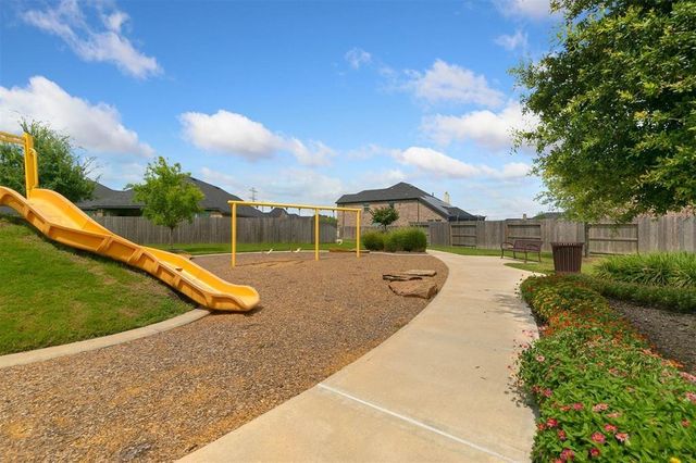 7831 Lago River Lane, Richmond, TX 77407