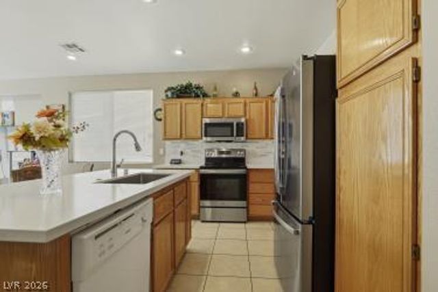 8472 Indigo Harbor Avenue, Las Vegas, NV 89117