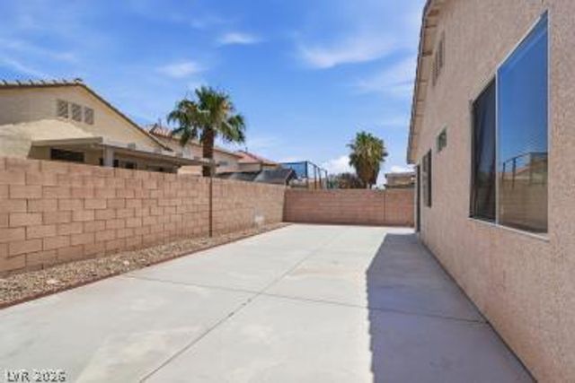 8472 Indigo Harbor Avenue, Las Vegas, NV 89117