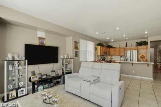 8472 Indigo Harbor Avenue, Las Vegas, NV 89117