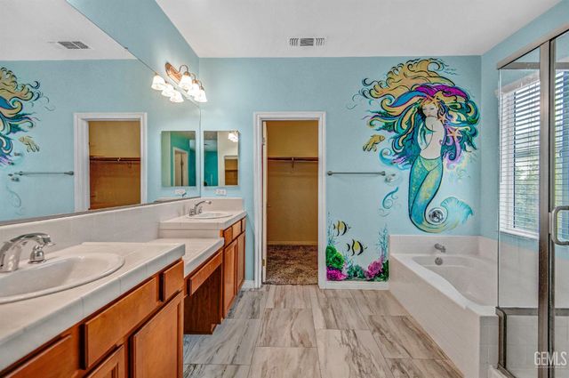 1808 Delacorte Dr, Bakersfield, CA 93311