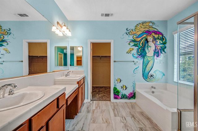 1808 Delacorte Dr, Bakersfield, CA 93311