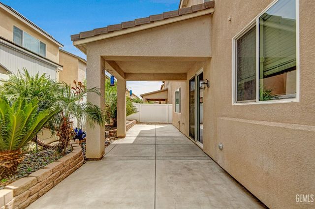 1808 Delacorte Dr, Bakersfield, CA 93311