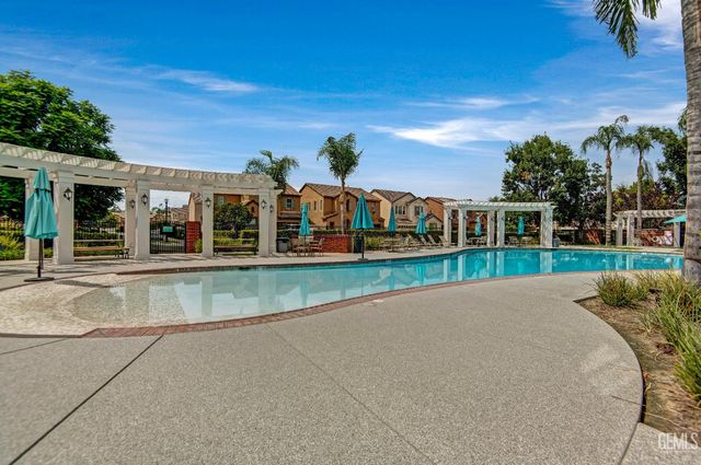 1808 Delacorte Dr, Bakersfield, CA 93311