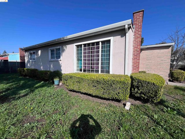 605 Tyler Street, Oakland, CA 94603