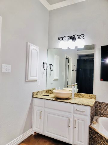 511 Lakeside Drive, Rockwall, TX 75032