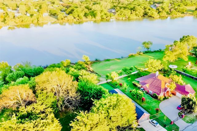 511 Lakeside Drive, Rockwall, TX 75032