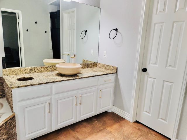 511 Lakeside Drive, Rockwall, TX 75032