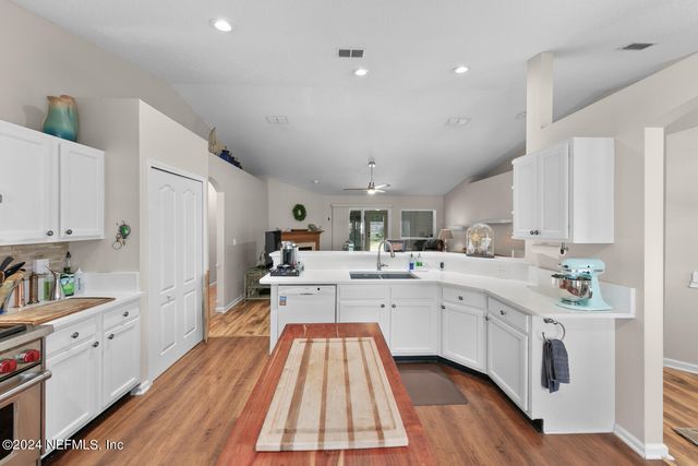 2389 GLADE SPRINGS Drive, Jacksonville, FL 32246