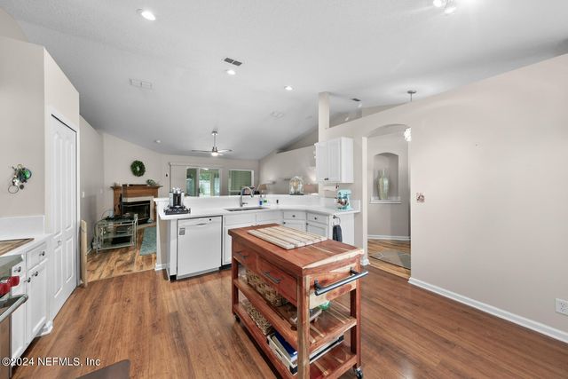 2389 GLADE SPRINGS Drive, Jacksonville, FL 32246