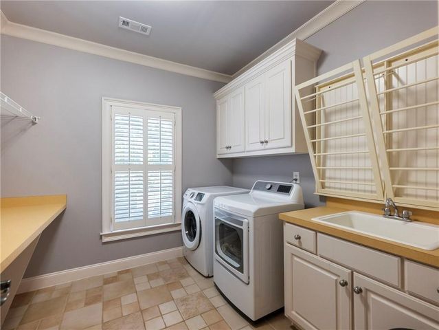 5453 Brendlynn Drive, Suwanee, GA 30024